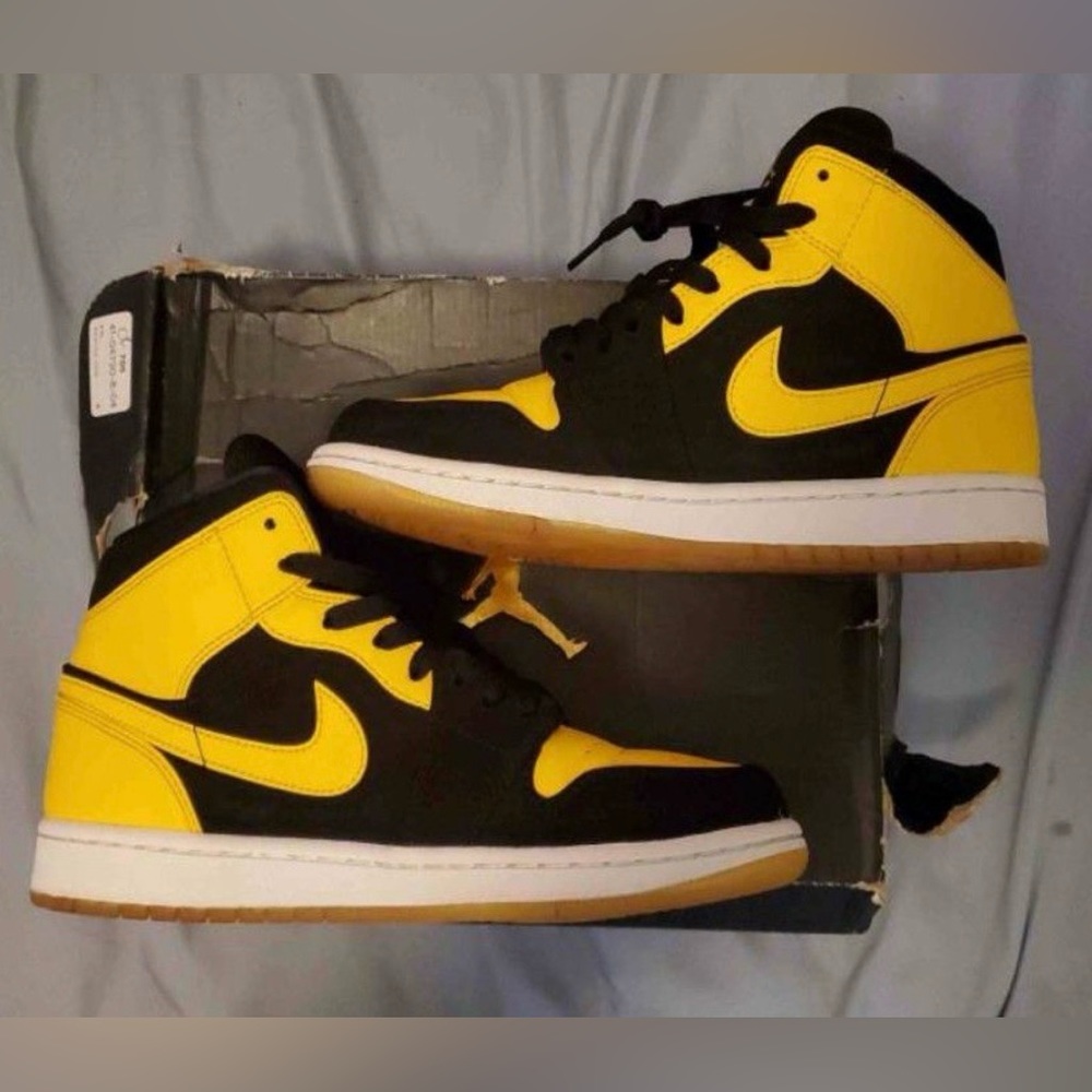 Jordan 1 Retro Mid New Love (2017